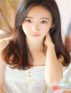 《翘臀后进美女白嫩大屁股一区-添玉足》